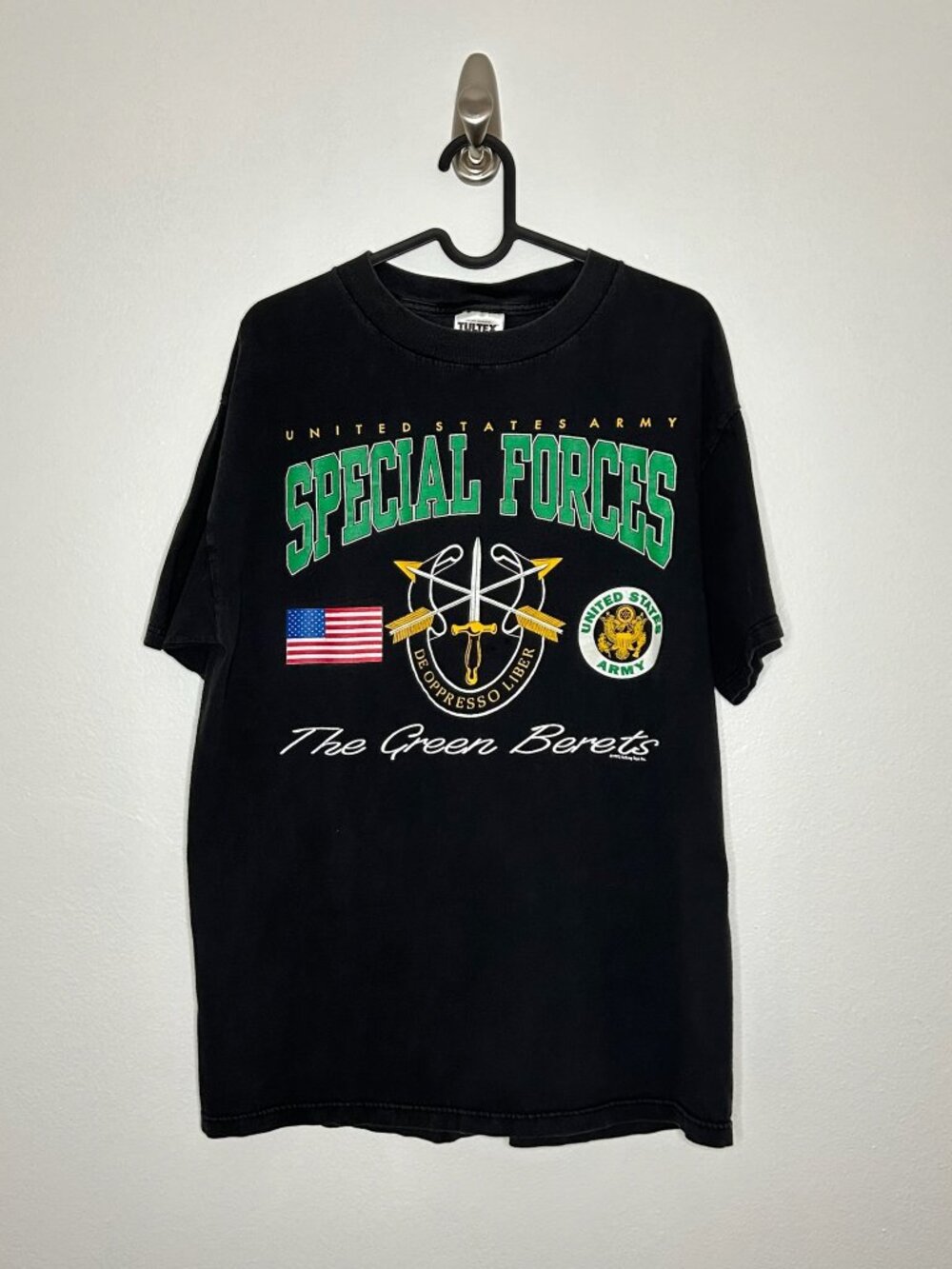 Vintage 1992 US Army Special Forces Green Berets T-Shirt - Black Size Large